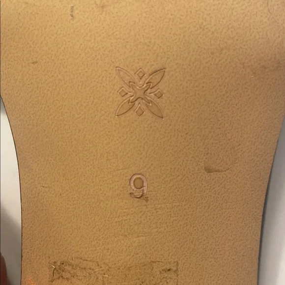 BCBG Generation black slide heels. Worn twice. Size 9. - Picture 3 of 6